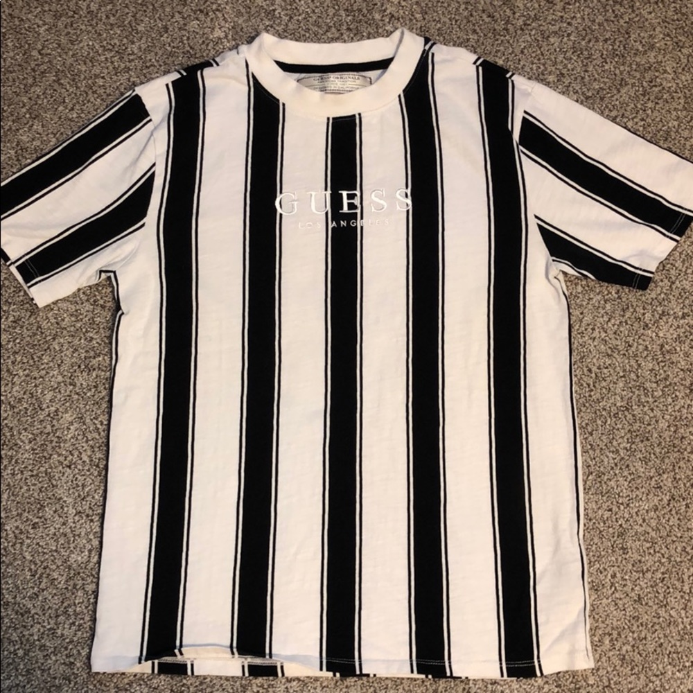 Guess T-Shirt Size S
